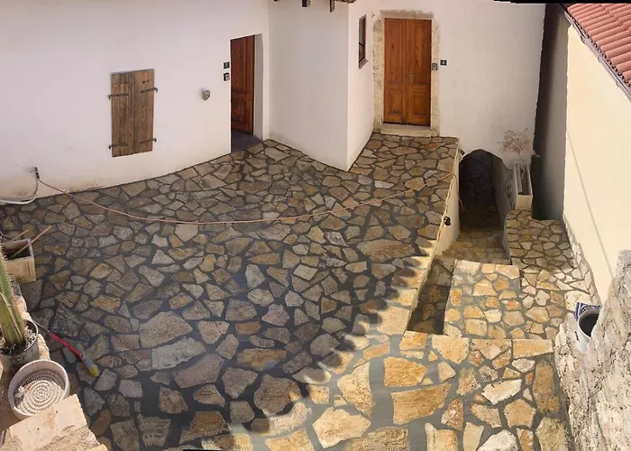 Akil Apart-hotel Dhërmi