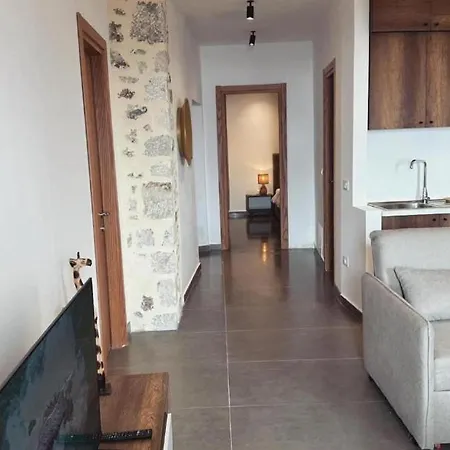 Akil Apartahotel