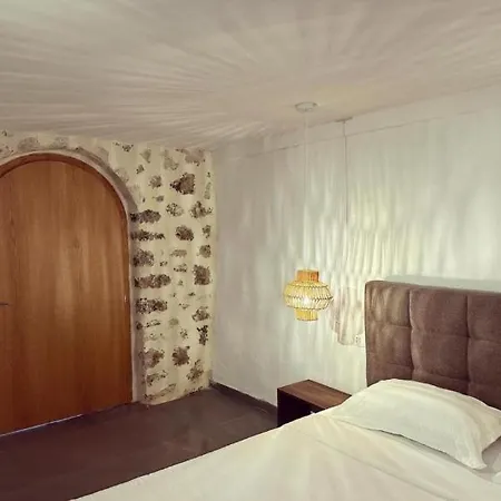 Ξενοδοχείο με διαμερίσματα Akil